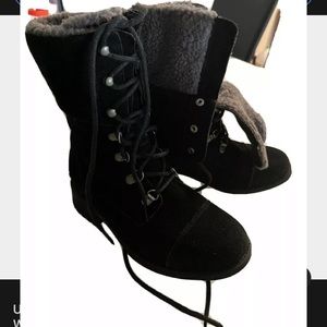 UGG. GRADIN BOOT BLACK Water Resistant Suede